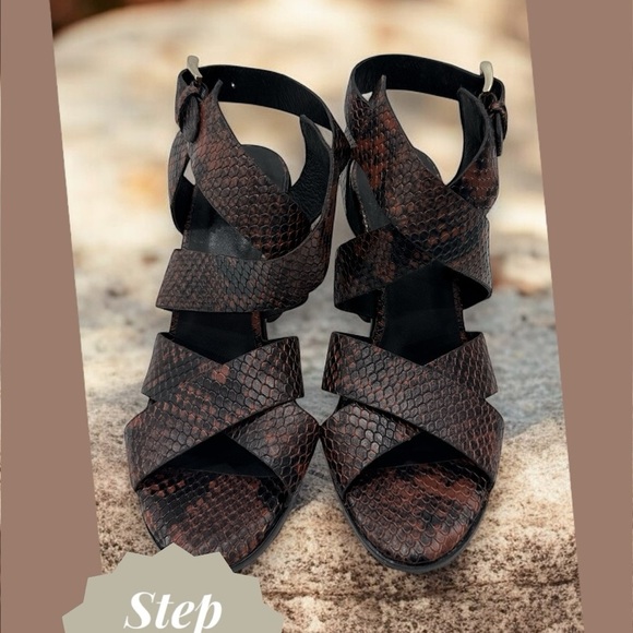 Joie | Women's Avery Python Leather Buckle Strap Sandal size 36.5 US 6.5 - Picture 9 of 9